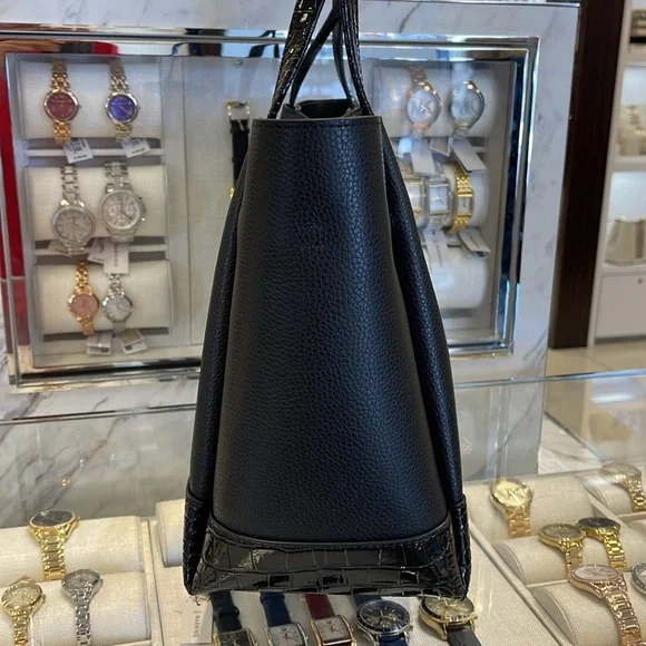 MICHAEL KORS
Reed Large Leather Belted Satchel Shoulder Tote Handbag 
Black - Picture 4 of 16